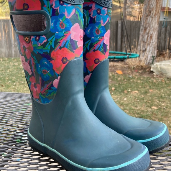 Bogs Rain Boots Blue and Pink Floral Boots (size 1) - Picture 3 of 6